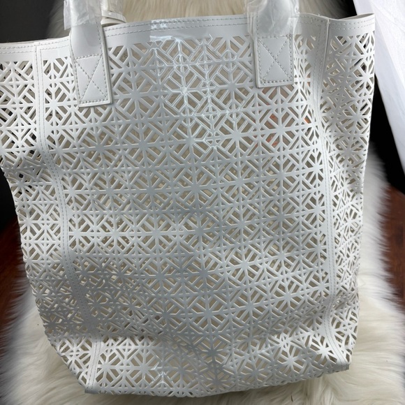NWT TORY BURCH WHITE CUT-OUT PATENT TOTE SHOULDER BAG - Picture 2 of 9